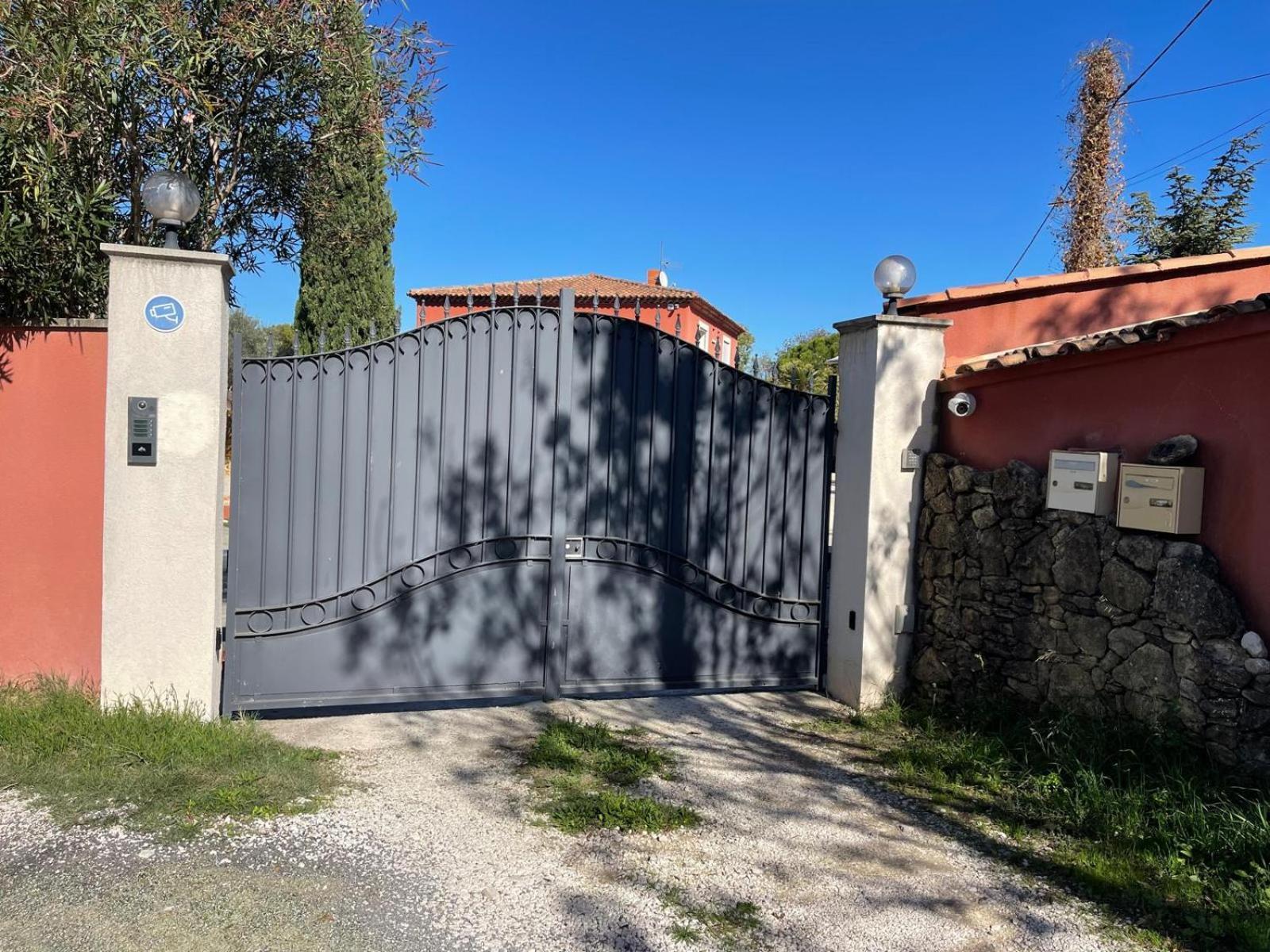 Aparthotel La Casa Bella Gignac-la-Nerthe Exterior foto