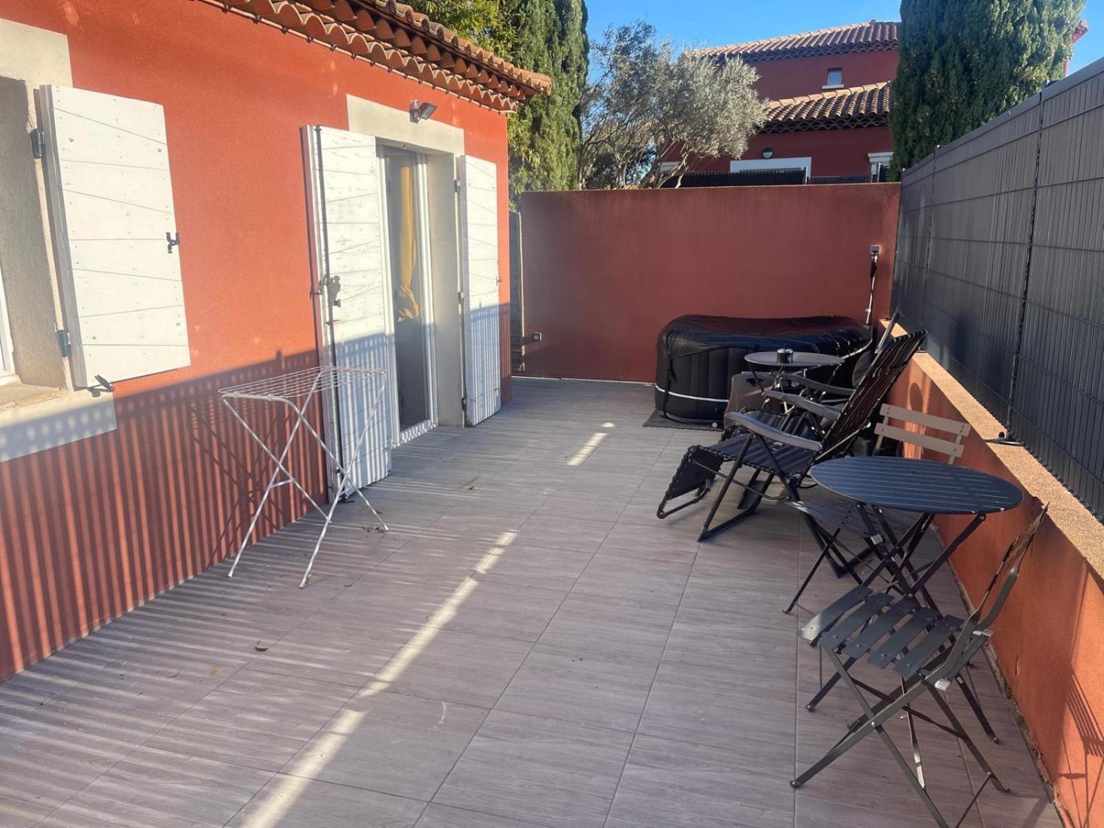 Aparthotel La Casa Bella Gignac-la-Nerthe Exterior foto